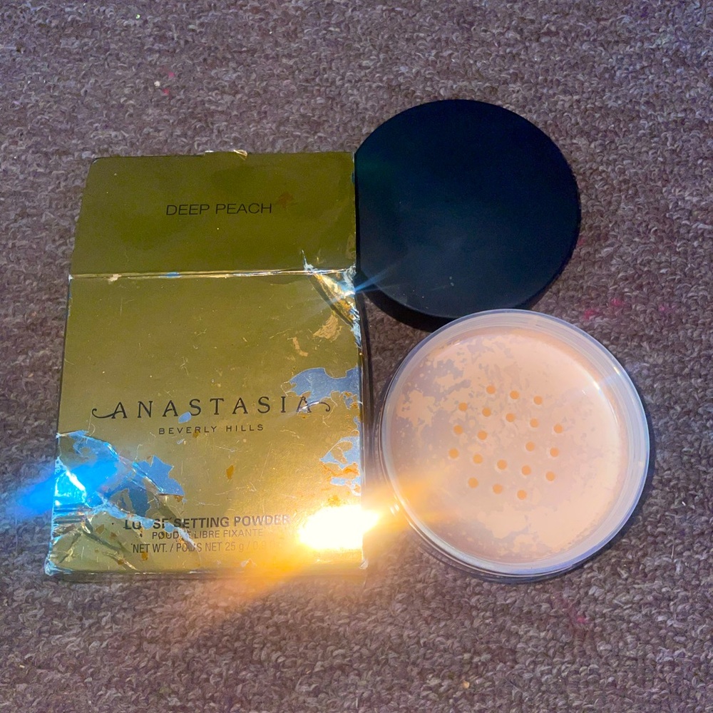 #19 Anastasia Beverly Hills Loose Setting Powder